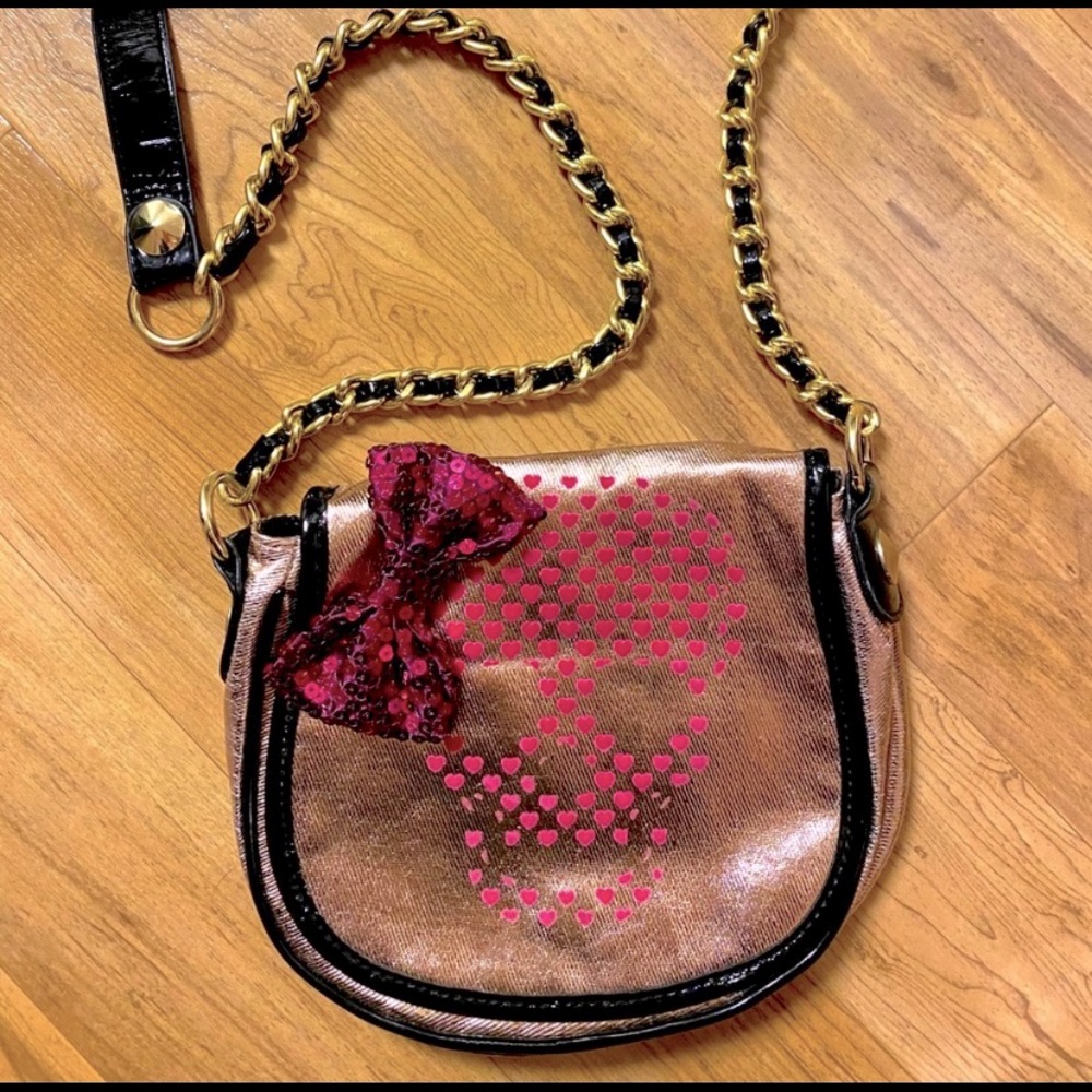 Betsy Johnson skull purse